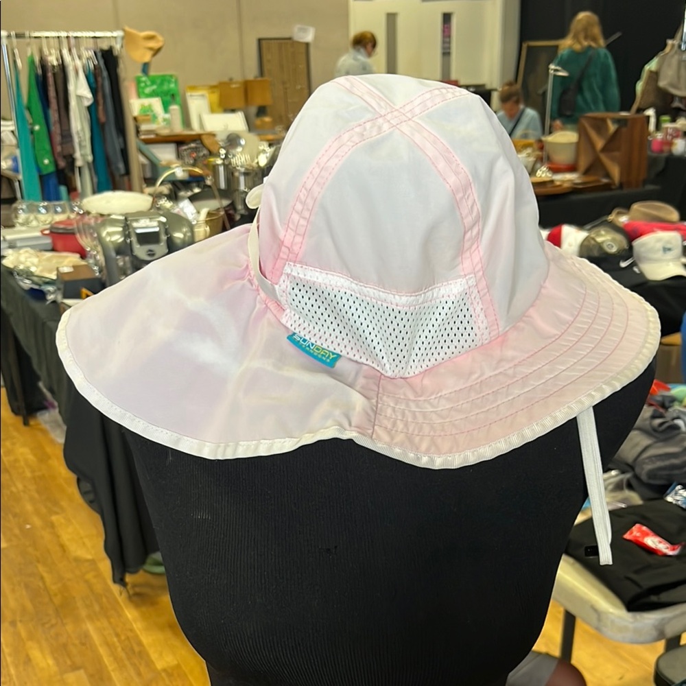 Pink and White Wide-Brimmed Sun Hat with Sheer Material